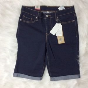 Levis NWT Bermuda Shorts dark wash Size 29